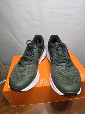 Nike Run Swift 2 Sequoia Pilgrim Size 11 NWOB